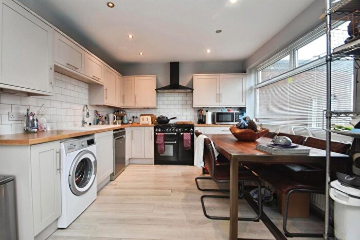 3 Bedroom Semi Detached House For Sale In Wedderburn Avenue, Harrogate, HG2