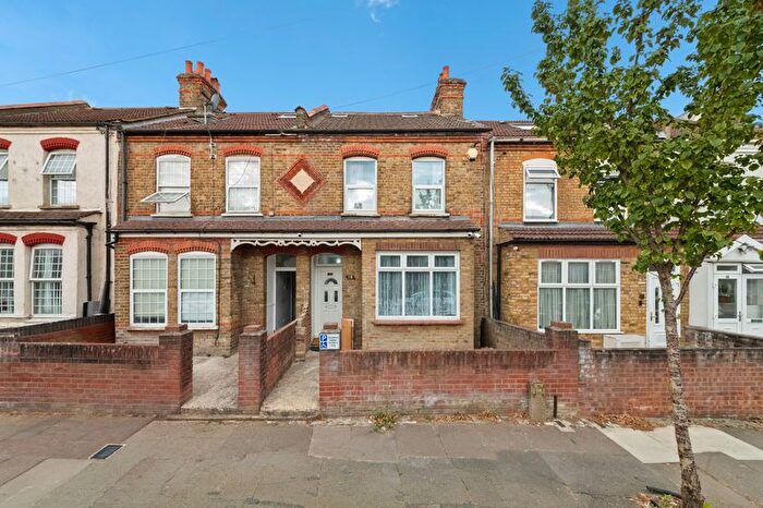 4 Bedroom Terraced House For Sale In Mount Avenue, Southall, UB1