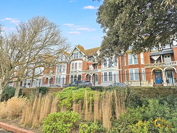2 Bedroom Flat For Sale In Park Road, Bexhill On Sea, Bexhill On Sea, TN39