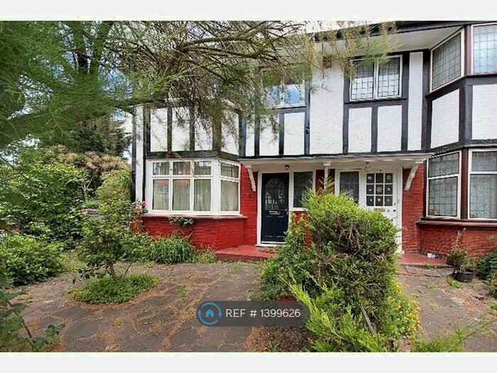 5 Bedroom Semi-Detached House To Rent In Princes Avenue, London, W3