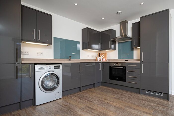 1 Bedroom Flat To Rent In Bernard Street, Ocean Village, SO14