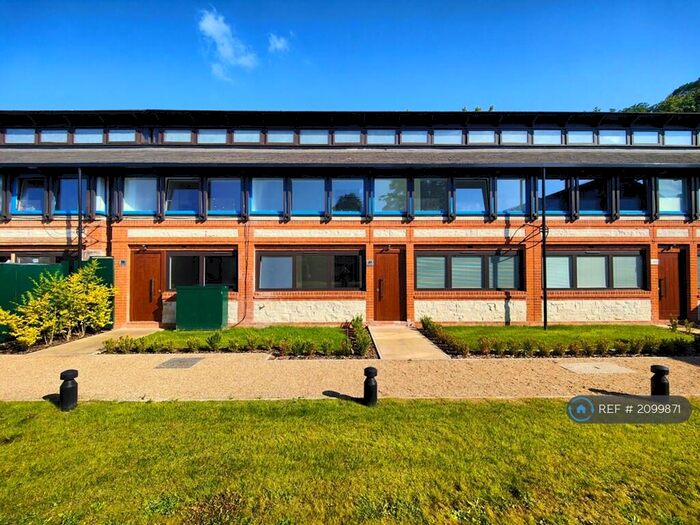 2 Bedroom Maisonette To Rent In Uplands House, Cryers Hill, High Wycombe, HP15