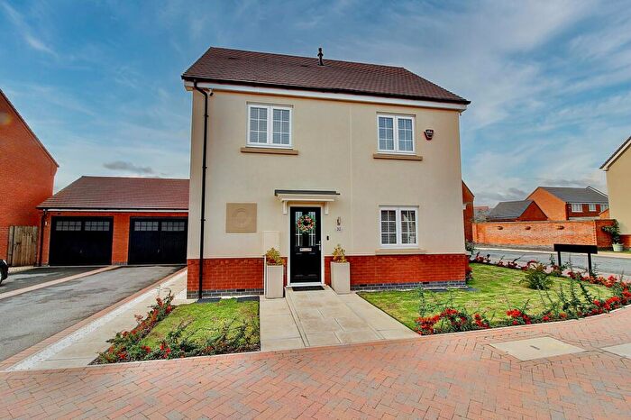 3 Bedroom Detached House For Sale In Ombersley Drive, Nuneaton, CV11