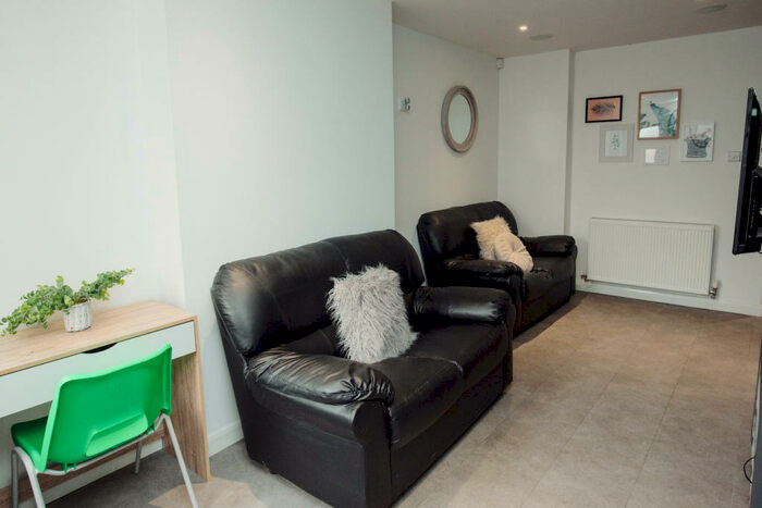 4 Bedroom House To Rent In Watford Street, ST4