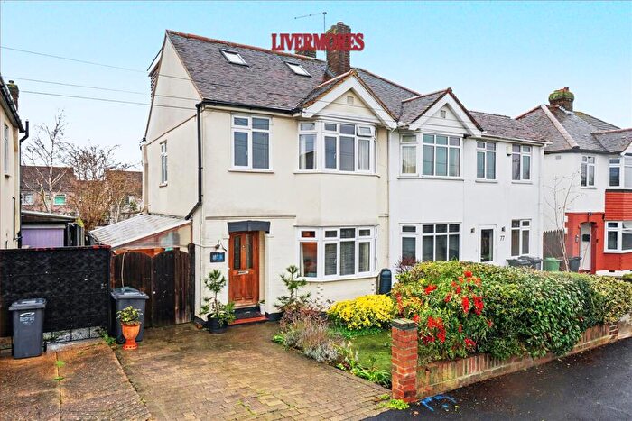 4 Bedroom Semi-Detached House For Sale In James Road, Dartford, DA1