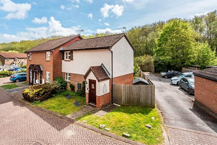 3 Bedroom Property For Sale In North Holmwood, RH5