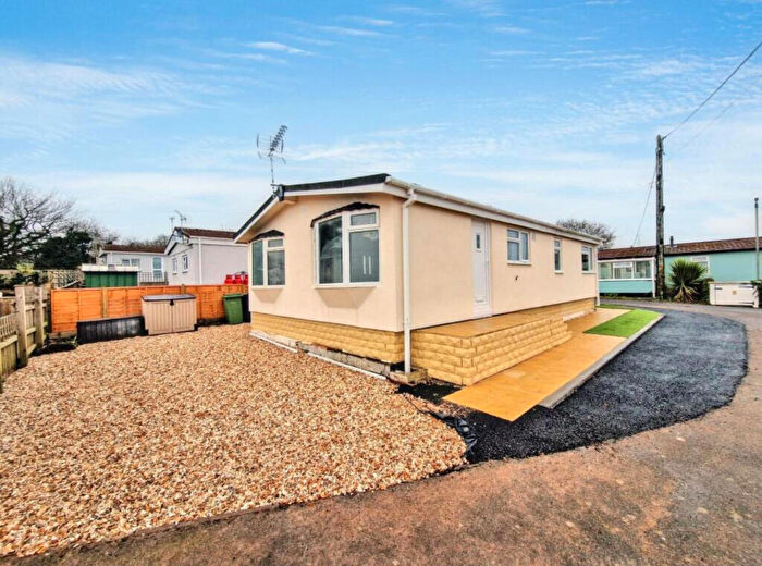 3 Bedroom Park Home For Sale In Exeter, Devon, EX2
