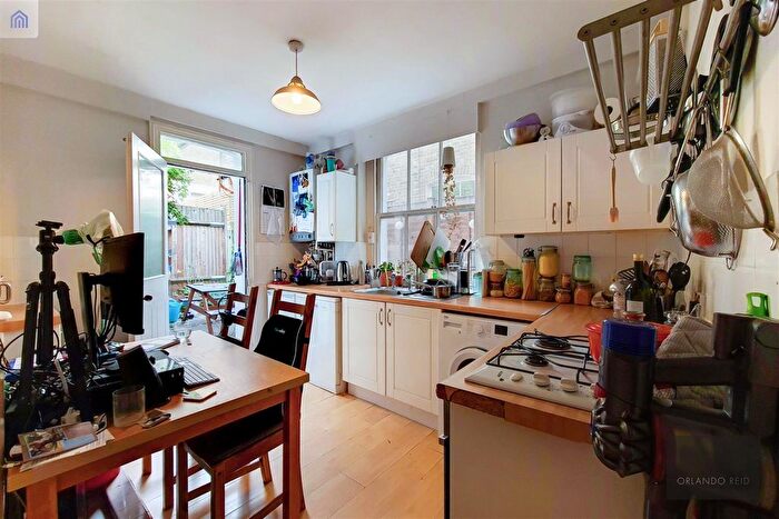 1 Bedroom Flat To Rent In Jedburgh Street, Battersea, SW11