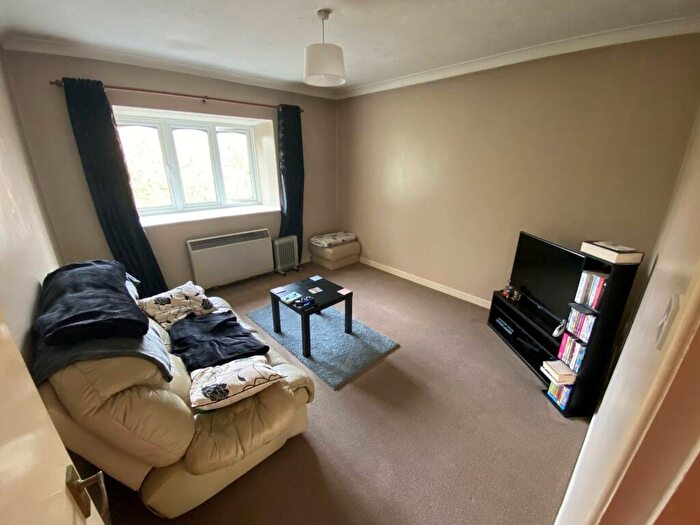 1 Bedroom Flat To Rent In Walled Meadow, Andover, SP10