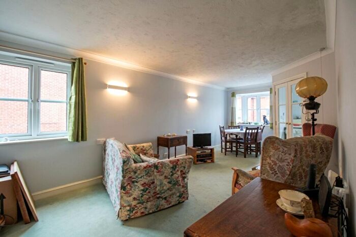 2 Bedroom Retirement Property For Sale In Archers Court, Salisbury, SP1