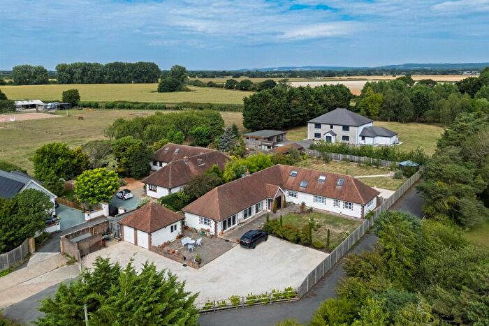 5 Bedroom Chalet For Sale In Highground Lane, Barnham, PO22