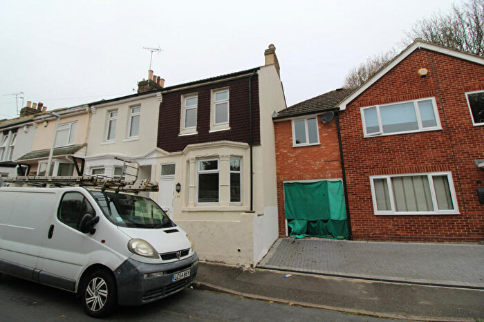 3 Bedroom Terraced House To Rent In King William Road, Gillingham, Kent, ME7