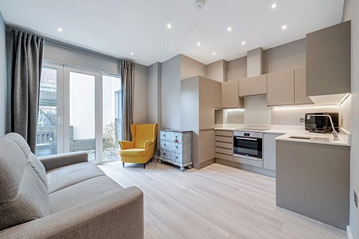 1 Bedroom Flat To Rent In Roxborough Avenue, Harrow, HA1