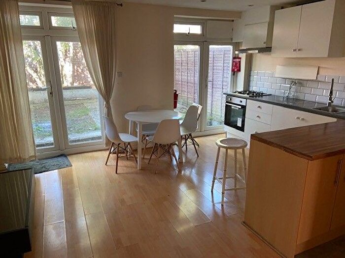 6 Bedroom End Of Terrace House To Rent In Fernbank Avenue, Wembley, HA0