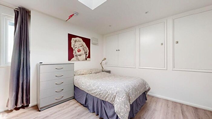 Apartment To Rent In Anson Road, London, NW2