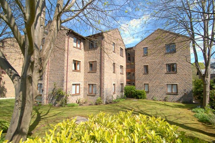 2 Bedroom Flat To Rent In Radlyn Park, West End Avenue, Harrogate, HG2