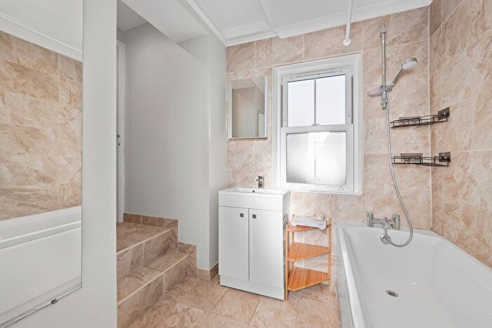 2 Bedroom Flat For Sale In Cottenham Park Road, London, SW20