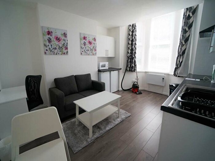 1 Bedroom Apartment To Rent In High Street, Bangor, LL57