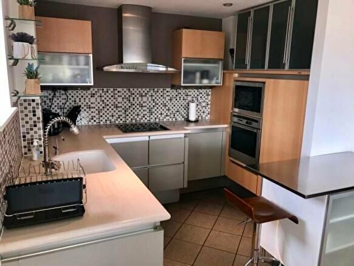 3 Bedroom Terraced House To Rent In Elm Park, London, SW2