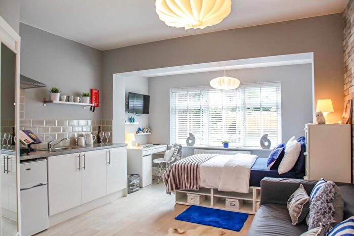 1 Bedroom Apartment To Rent In Russell Rise, Luton, Bedfordshire, LU1