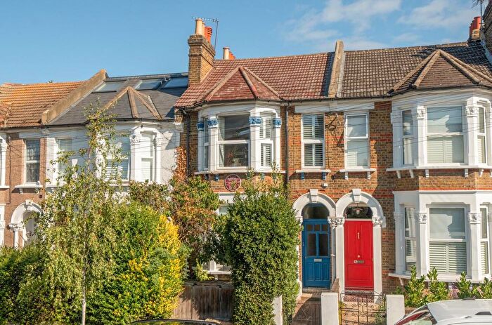 2 Bedroom Flat For Sale In George Lane, London, SE13