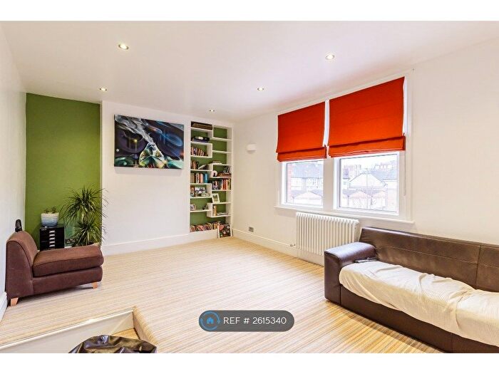 2 Bedroom Flat To Rent In Penge, London, SE20