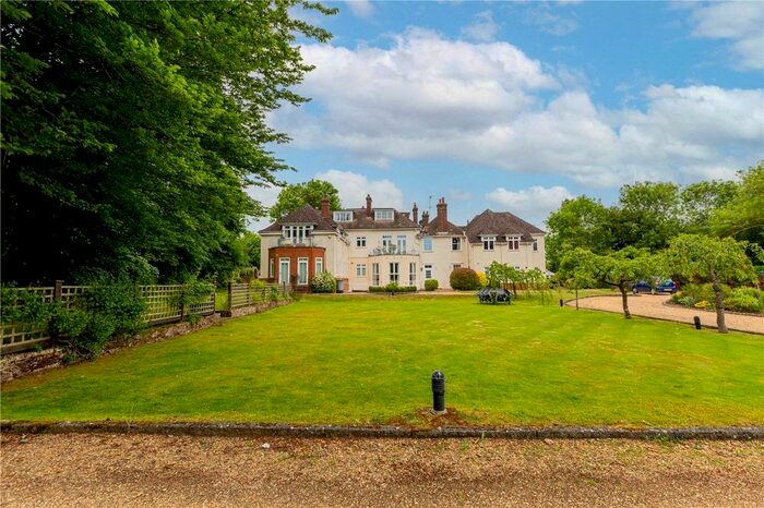 2 Bedroom Flat To Rent In Bylands House, Dunstable Road, Redbourn, Hertfordshire, AL3