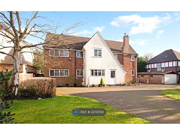 5 Bedroom Detached House To Rent In Ducks Hill Road, Northwood, HA6