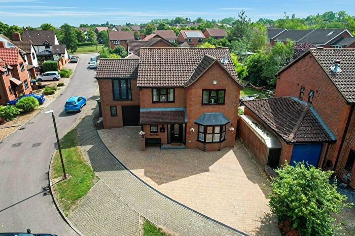 6 Bedroom Detached House For Sale In Blakeney Court, Tattenhoe, Milton Keynes, MK4