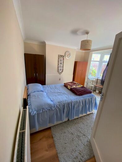 2 Bedroom Flat To Rent In Doreen Avenue, London, NW9