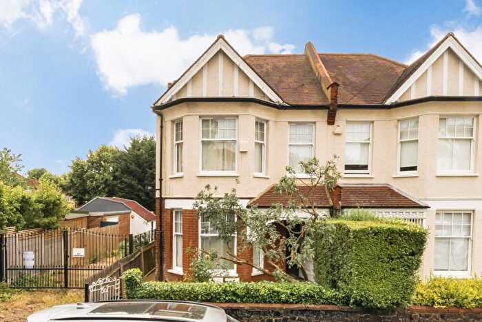 2 Bedroom Flat For Sale In Belmont Avenue, London, N13