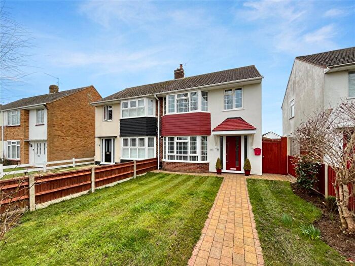 3 Bedroom Semi-Detached House For Sale In Lords Wood Lane, Lordswood, Kent, ME5