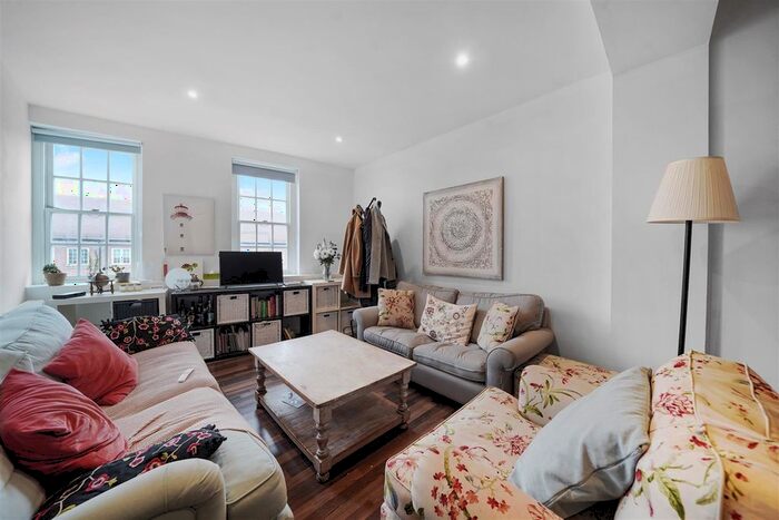 2 Bedroom Flat To Rent In King Street, Twickenham, TW1