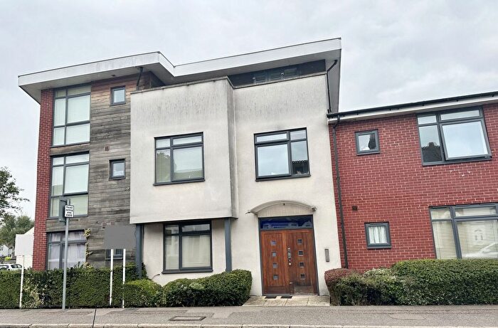 1 Bedroom Flat To Rent In Leavesden Road, North Watford, WD24