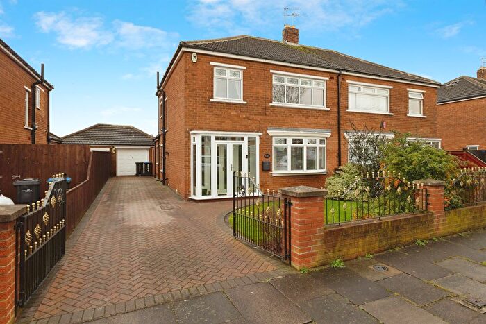 3 Bedroom Semi-Detached House For Sale In Acklam Road, Middlesbrough, TS5