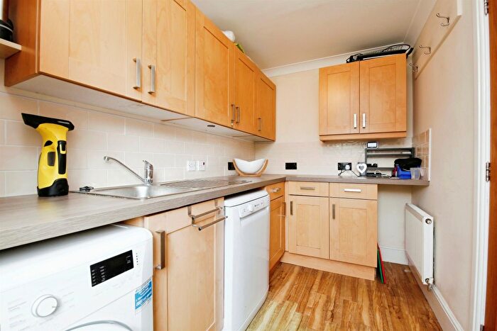 5 Bedroom Detached House For Sale In Kingfisher Close, Hartlepool, TS26