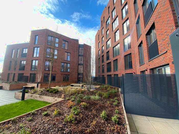 1 Bedroom Flat To Rent In Whitehall Road, Leeds, LS12