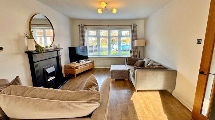 3 Bedroom Detached House For Sale In Wyatt Close, Martin, Lincoln, LN4