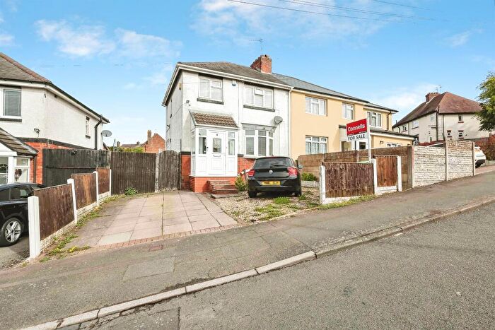 3 Bedroom Semi Detached House For Sale In Parsons Hill, Oldbury, B68