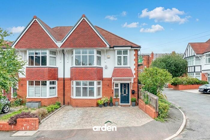 4 Bedroom Semi Detached House For Sale In St. Johns Close, Moseley, B13
