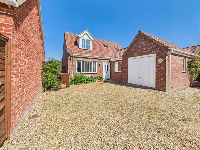 3 Bedroom Chalet For Sale In Bracken Avenue, Overstrand, Cromer, NR27