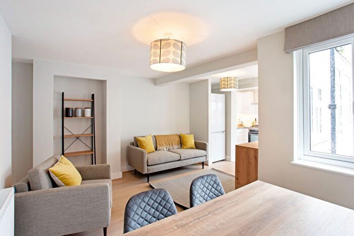 2 Bedroom Flat To Rent In Hugon Road, London, SW6