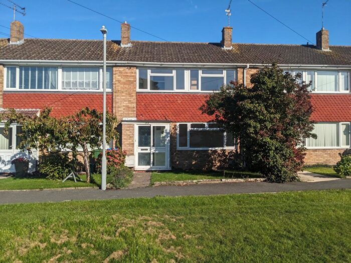 3 Bedroom Terraced House To Rent In Limes Avenue, Aylesbury, Buckinghamshire, HP21