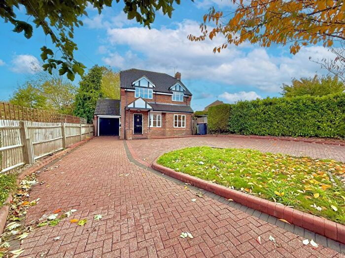 4 Bedroom Detached House For Sale In Canesworde Road, Dunstable, LU6