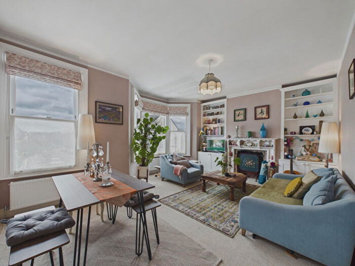 2 Bedroom Flat For Sale In Leghorn Road, London, NW10