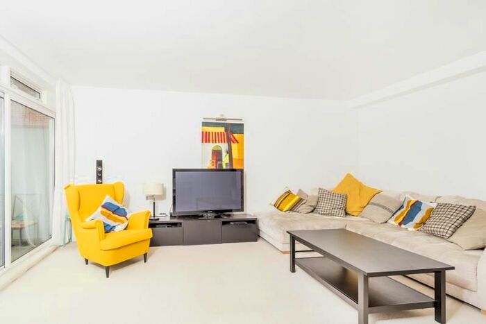 2 Bedroom Flat To Rent In Cranfield House, Southampton Row, Holborn, London, WC1B