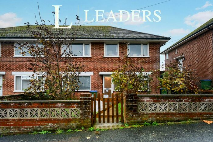 2 Bedroom Flat To Rent In Rectory Close, BN9