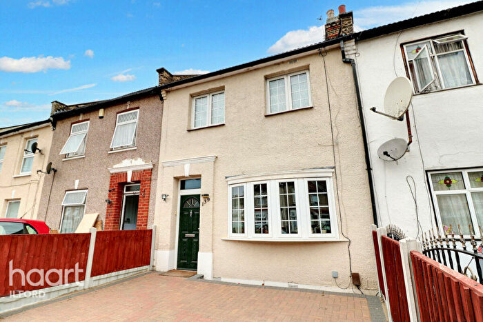 3 Bedroom Terraced House For Sale In Chester Road, Ilford, IG3
