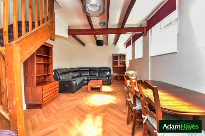 3 Bedroom Detached House To Rent In Dale Grove, North Finchley, N12