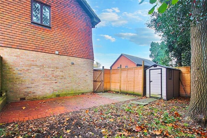 1 Bedroom End Of Terrace House To Rent In Woking, Surrey, GU24